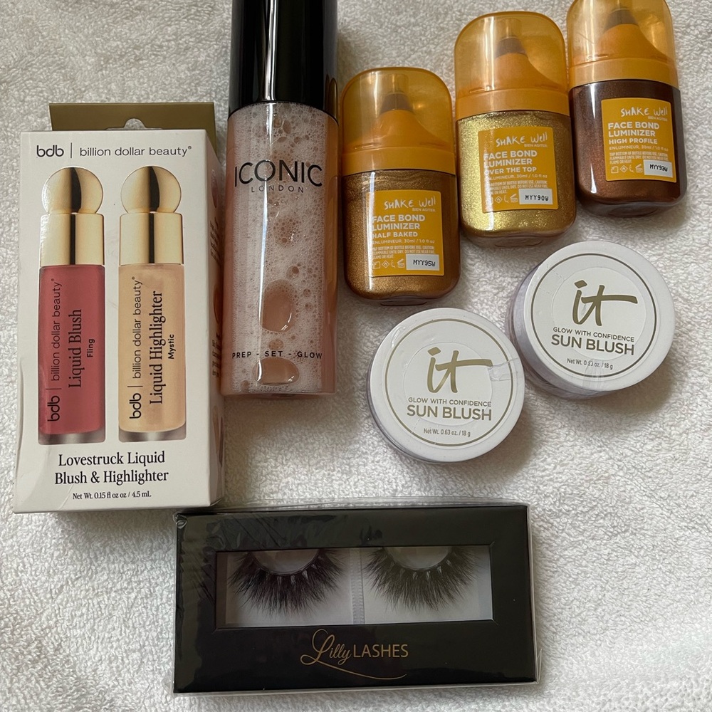 it cosmetics Sun Blush Duo Cream Compacts with Gold Accent Luminizers